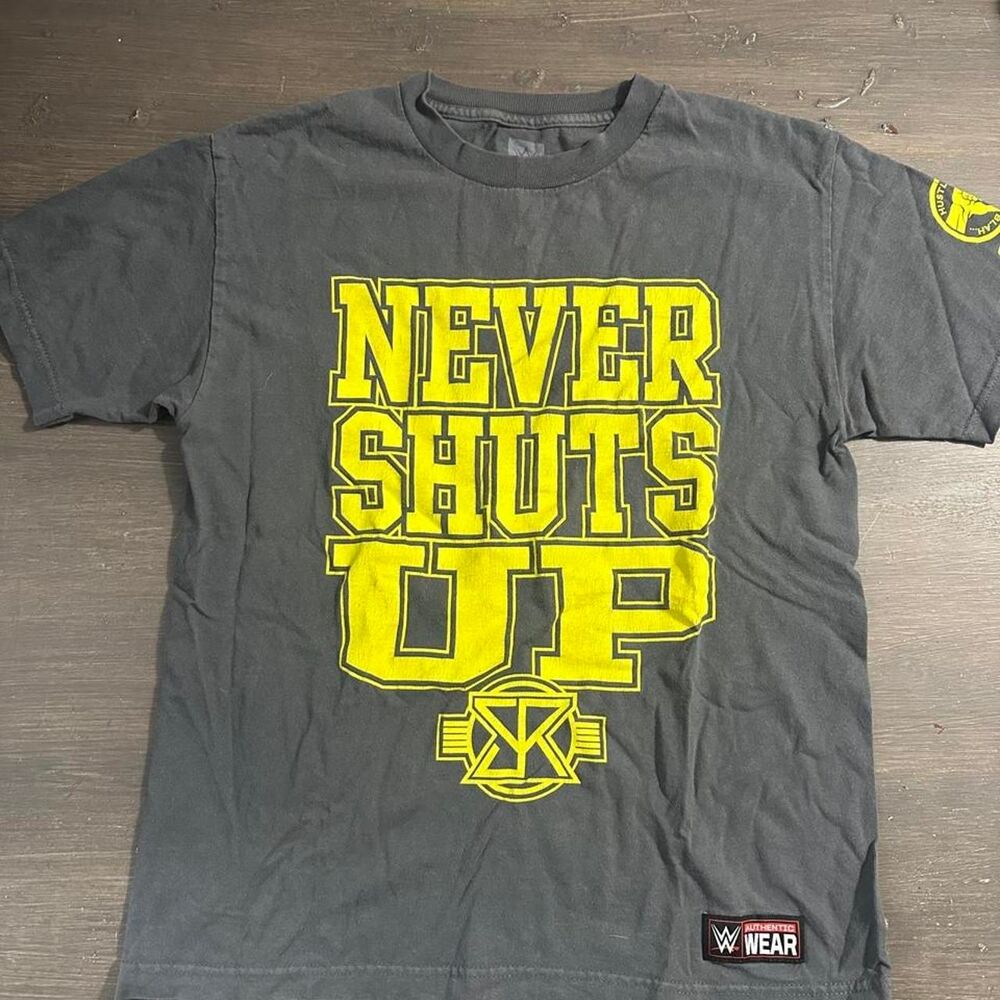 Wwe Men's Grey and Black T-shirt